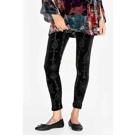 NWT Johnny Was Althea Stretch Tonal Embroidered Velvet Leggings Black XXL - Picture 1 of 8